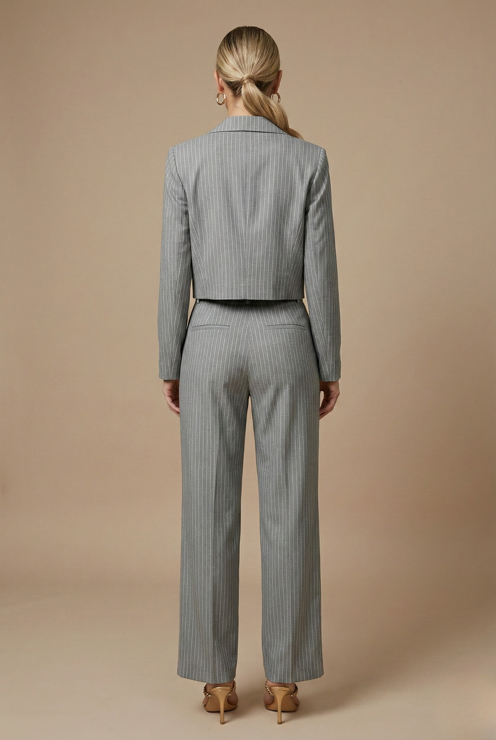 Linéa – Eleganter Zweiteiler mit kurzem Blazer & gerader Hose