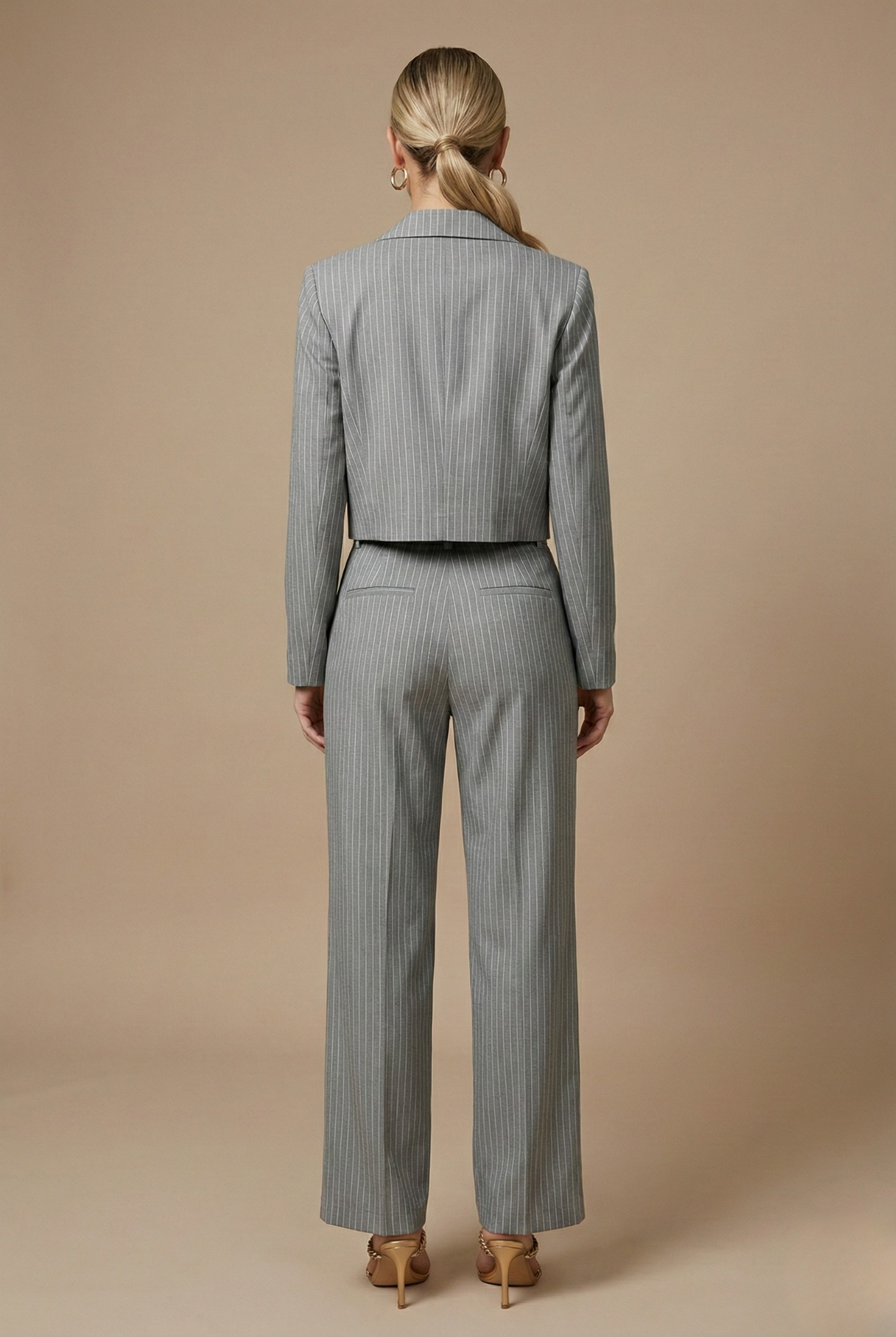 Linéa – Eleganter Zweiteiler mit kurzem Blazer & gerader Hose