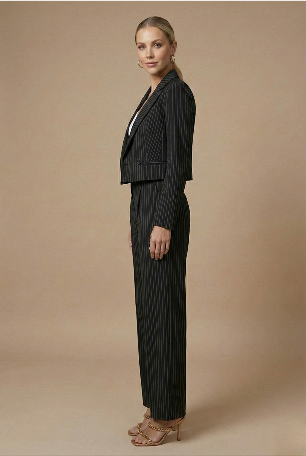 Linéa – Eleganter Zweiteiler mit kurzem Blazer & gerader Hose