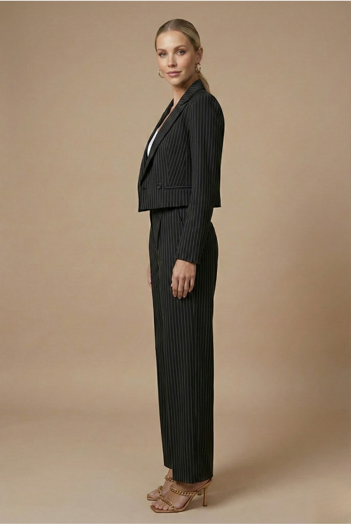 Linéa – Eleganter Zweiteiler mit kurzem Blazer & gerader Hose