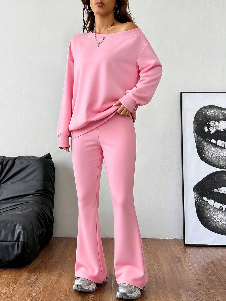 Lässiger Damen-Zweiteiler – Off-Shoulder Sweatshirt & Schlaghose