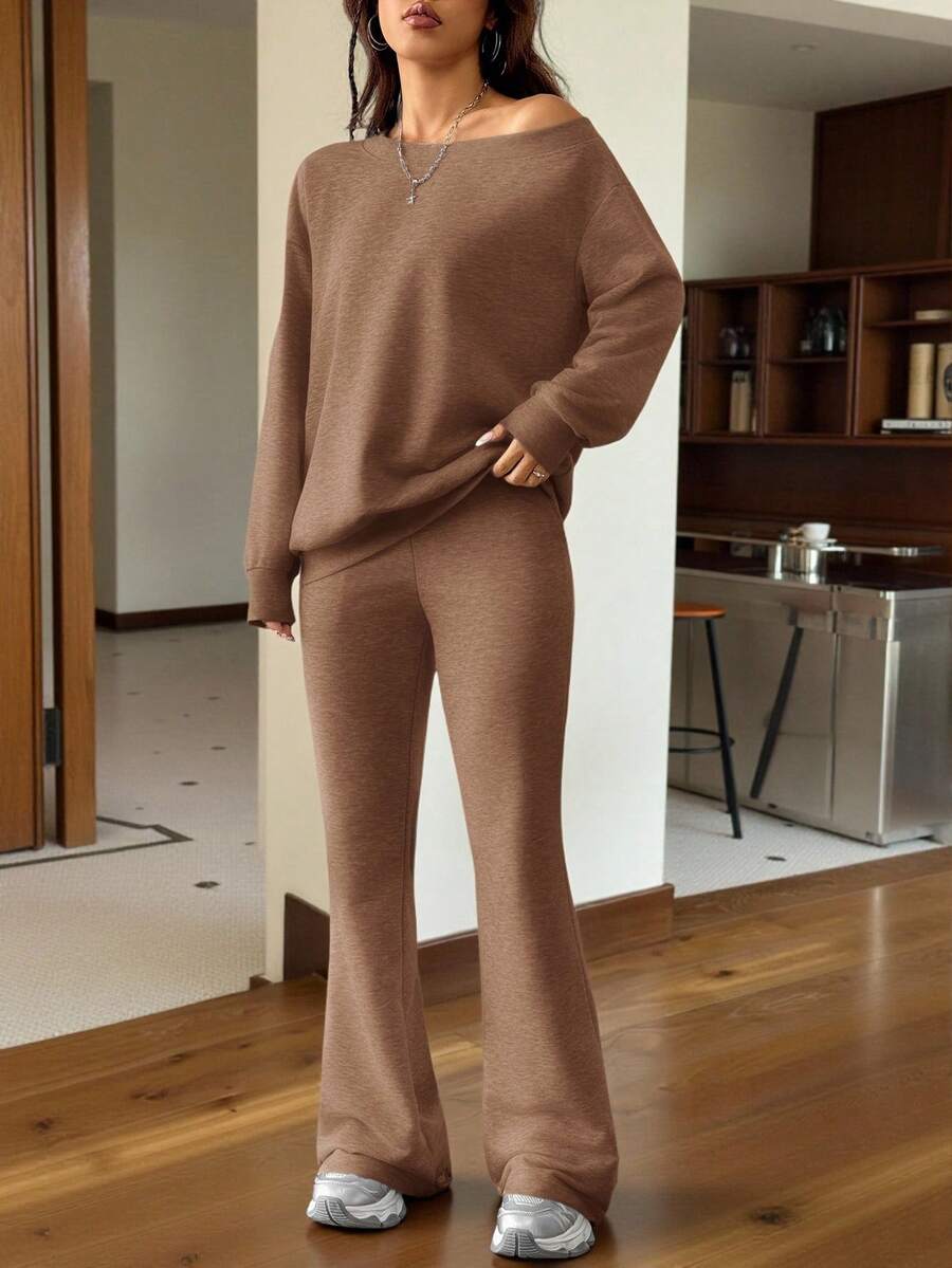 Lässiger Damen-Zweiteiler – Off-Shoulder Sweatshirt & Schlaghose