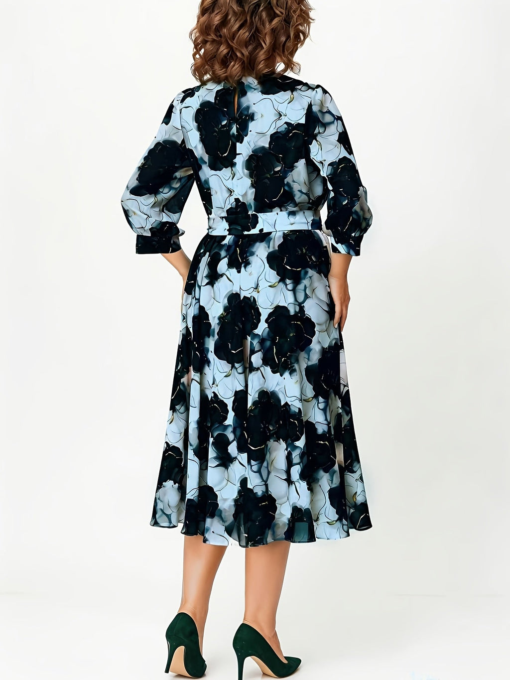 Lioressa – Luftiges Midikleid mit femininem Blumenprint