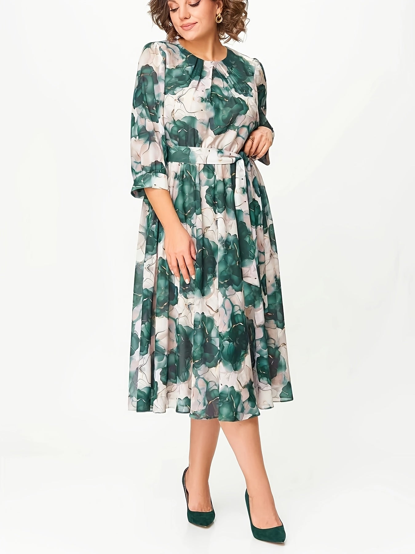 Lioressa – Luftiges Midikleid mit femininem Blumenprint