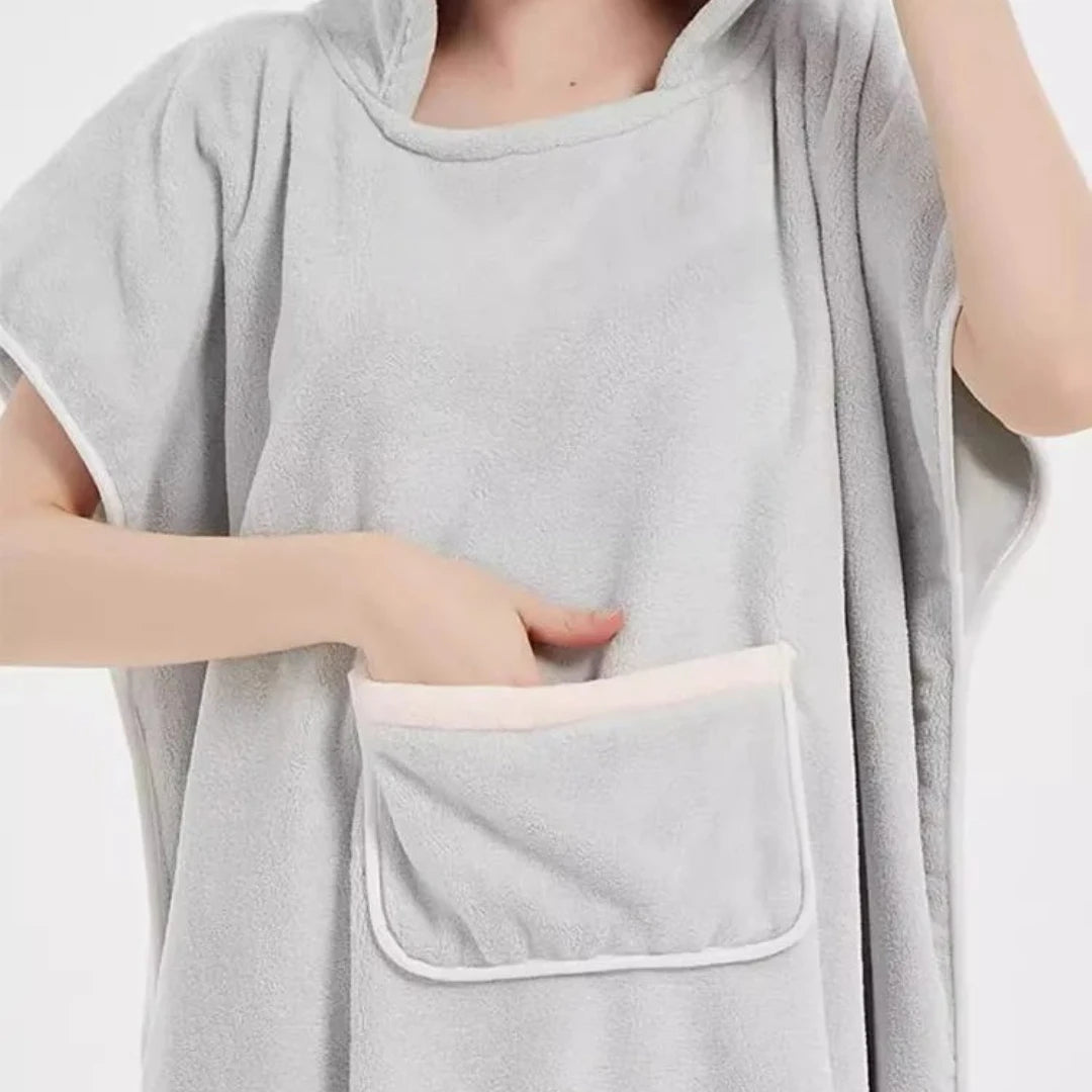 Mirelle Home™ – Praktischer Wohlfühl-Bademantel mit Kapuze