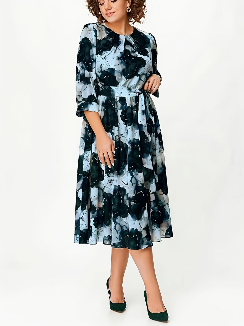 Lioressa – Luftiges Midikleid mit femininem Blumenprint