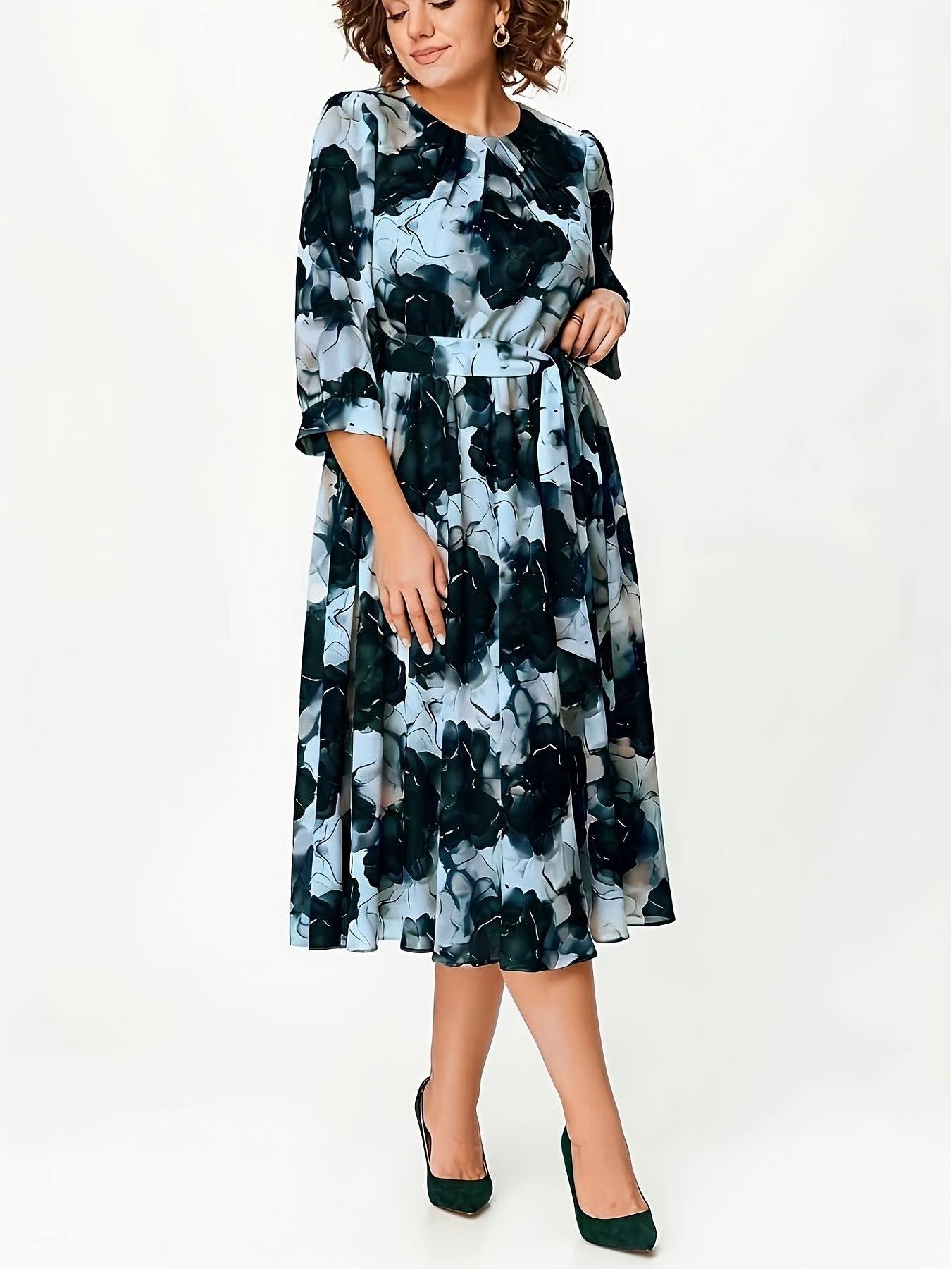 Lioressa – Luftiges Midikleid mit femininem Blumenprint