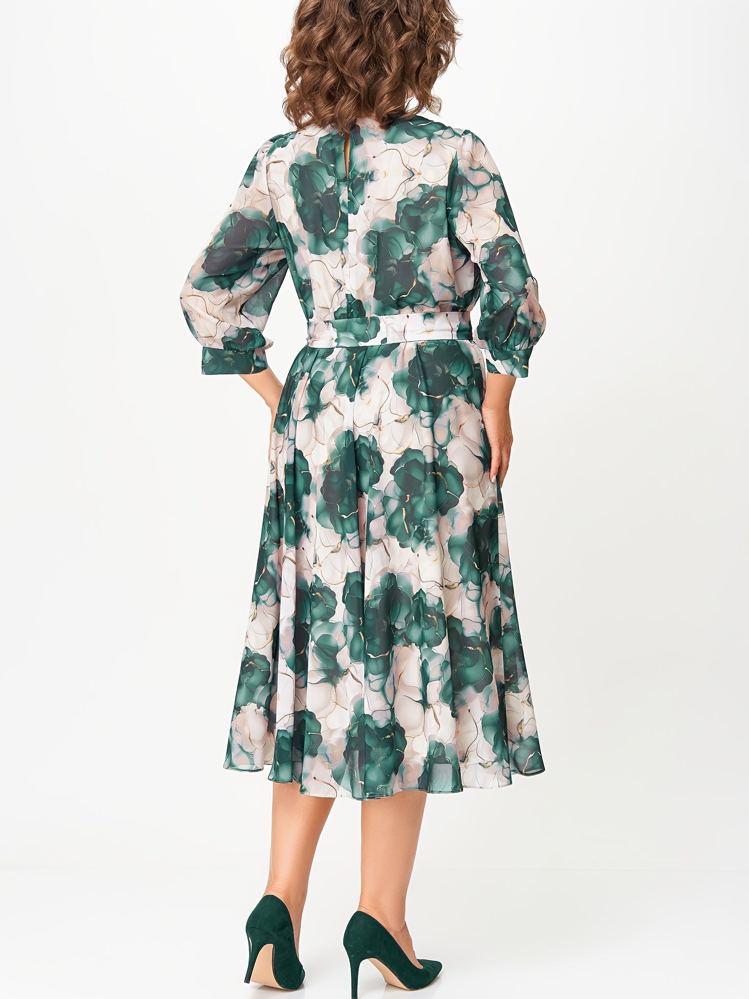 Lioressa – Luftiges Midikleid mit femininem Blumenprint
