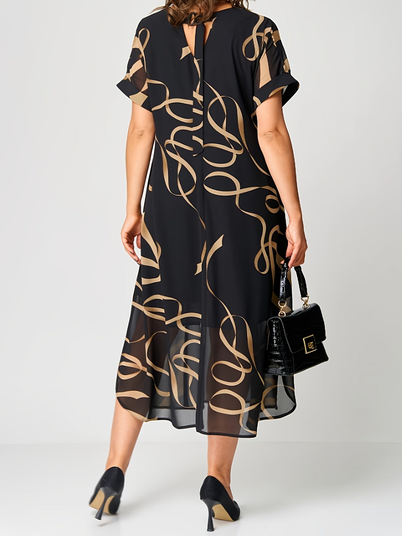 Élavine – Ausdrucksstarkes Chiffonkleid in französischer Eleganz