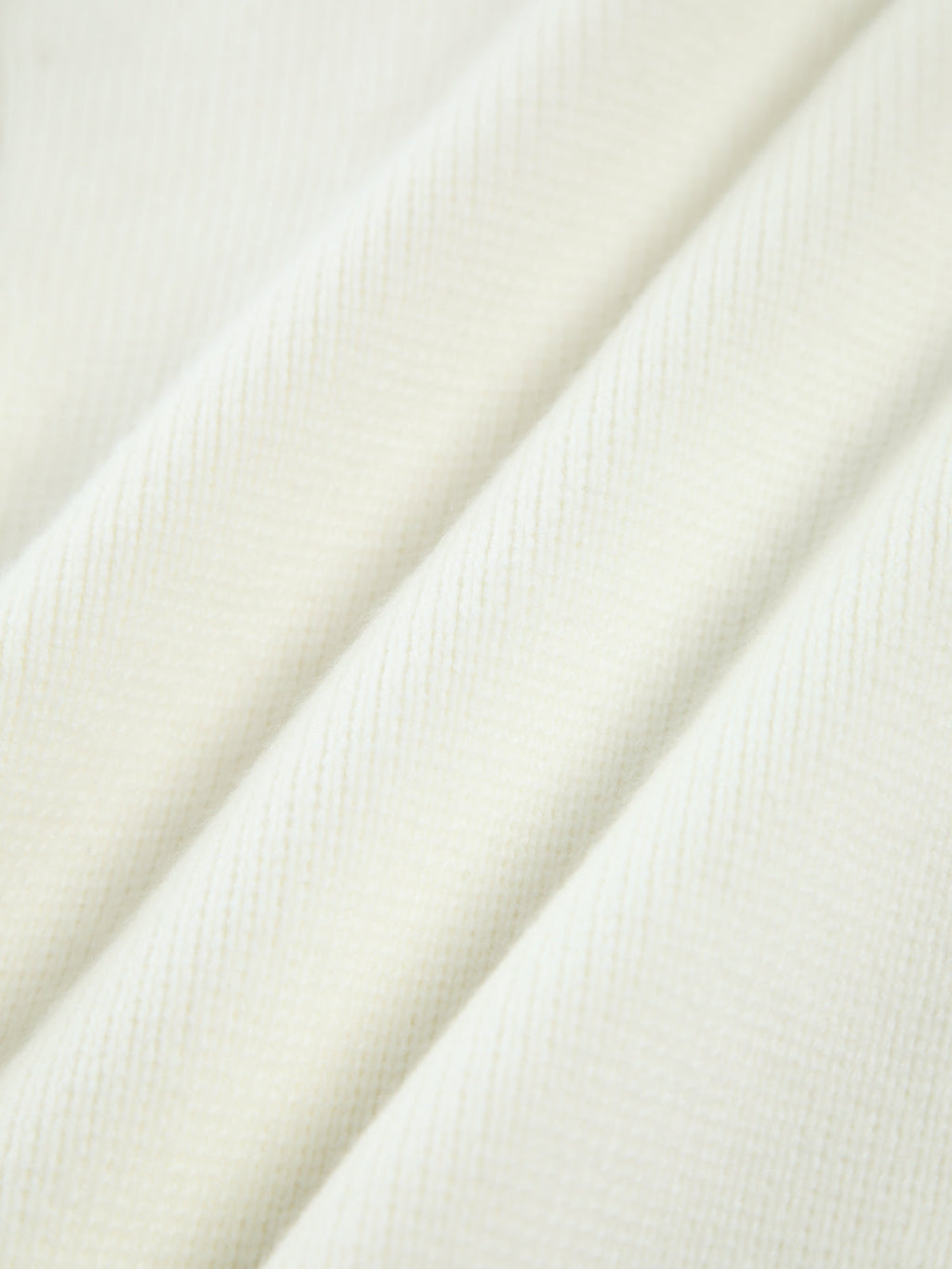 Perlenbesetzter Cardigan mit Ausfransungen