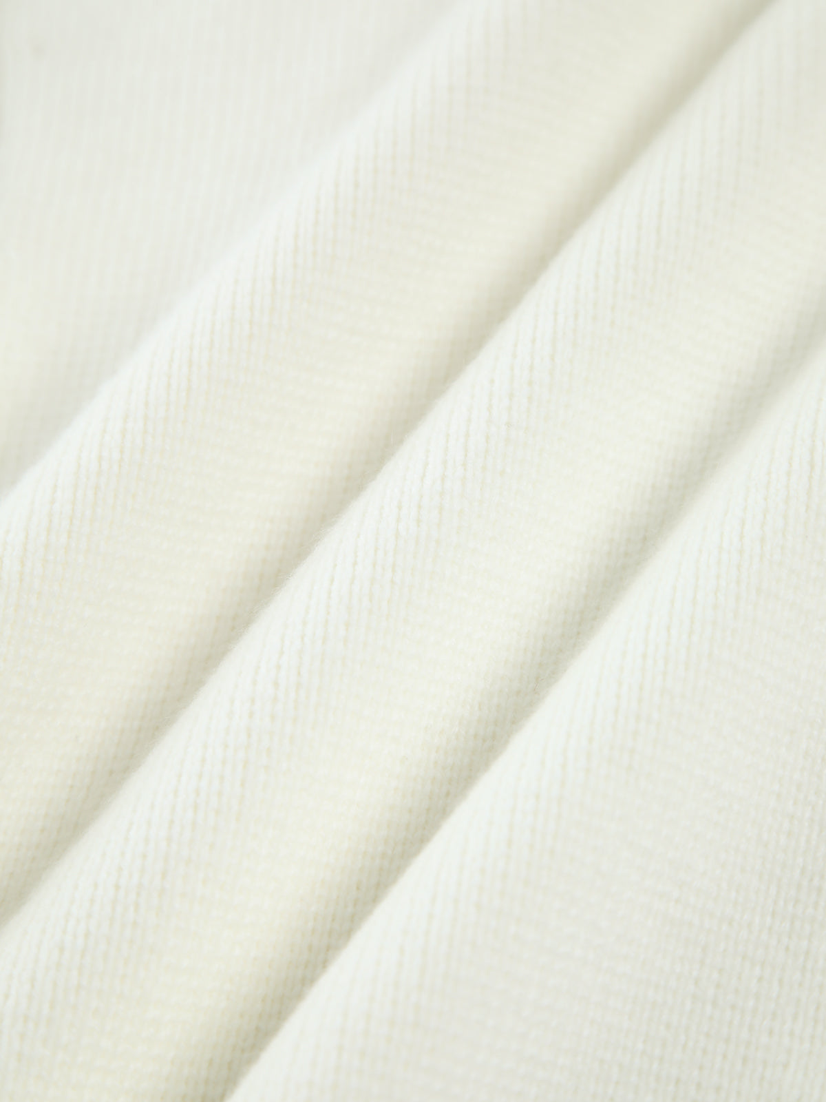 Perlenbesetzter Cardigan mit Ausfransungen