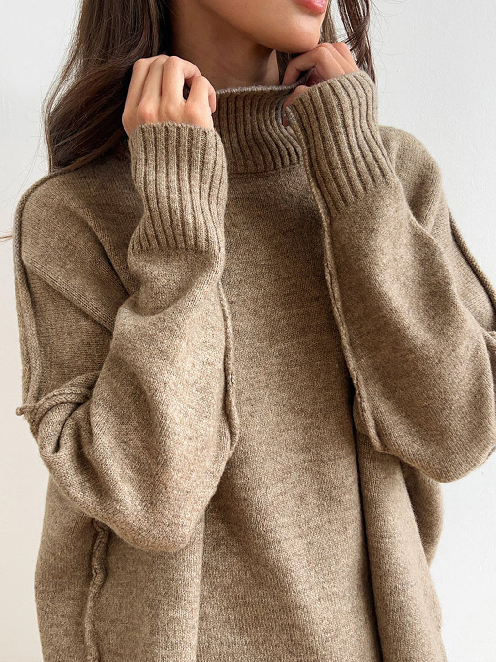 Einfarbiges Rollkragen-Strickhosen-Set