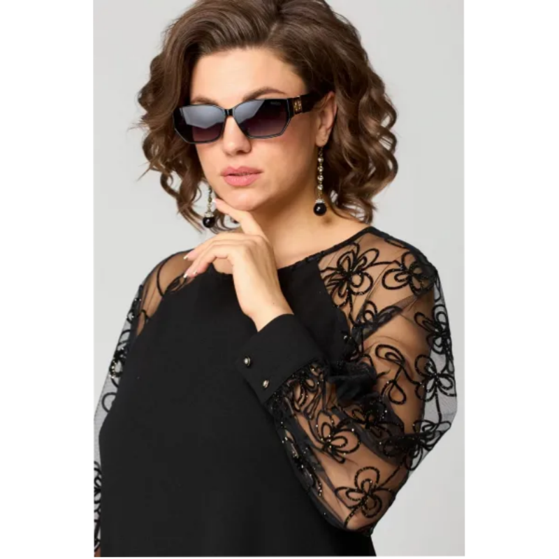 Spitzen-Patchwork-Kleid – Rundhalsausschnitt, Lange Ärmel & Schmeichelhafte Passform