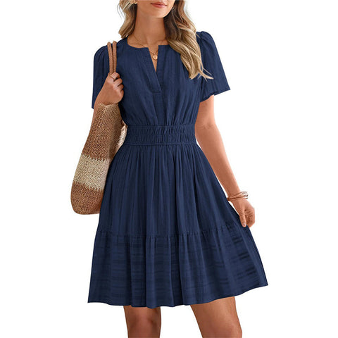 Kurzärmeliges Sommerkleid, gestuftes Minikleid für Damen – luftig & verspielt